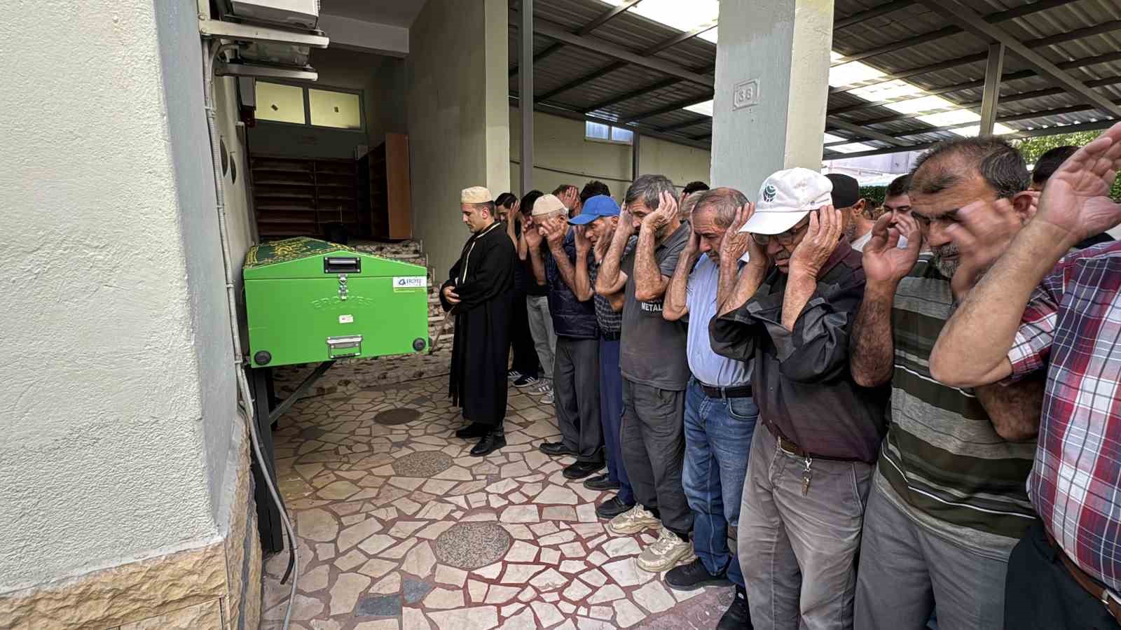 Karabük’te bıçaklı kavgada ölen genç son yolculuğuna uğurlandı
