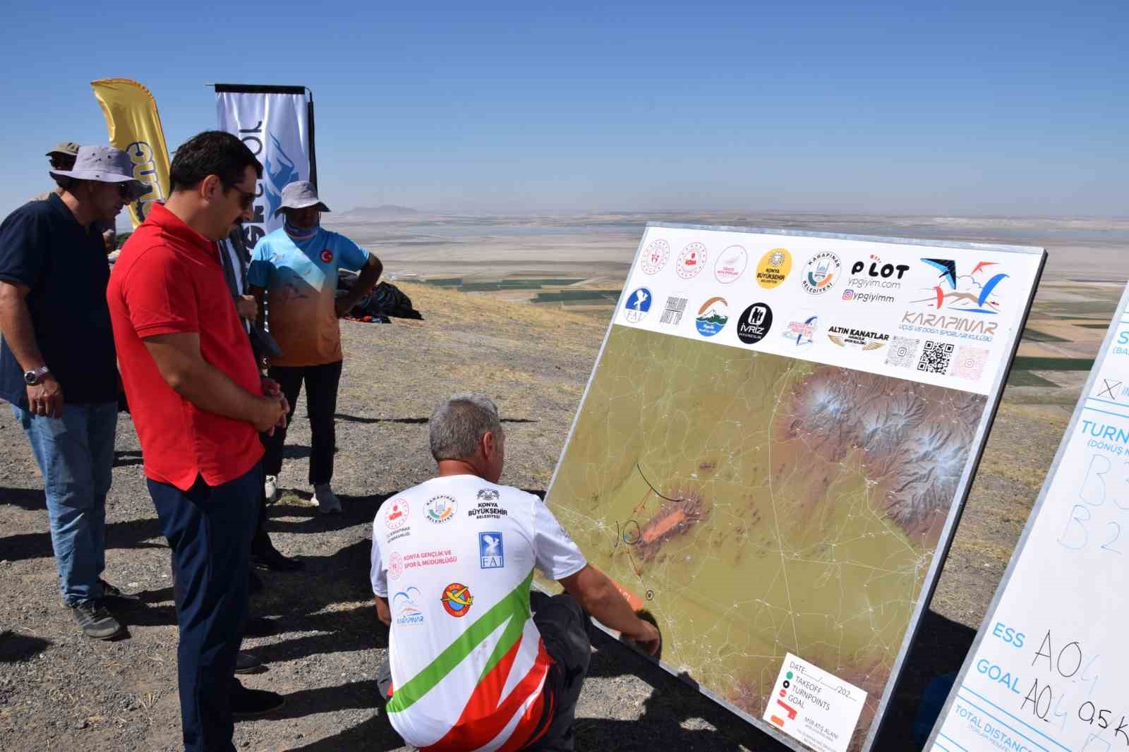 Karapınar’da yamaç paraşütü heyecanı