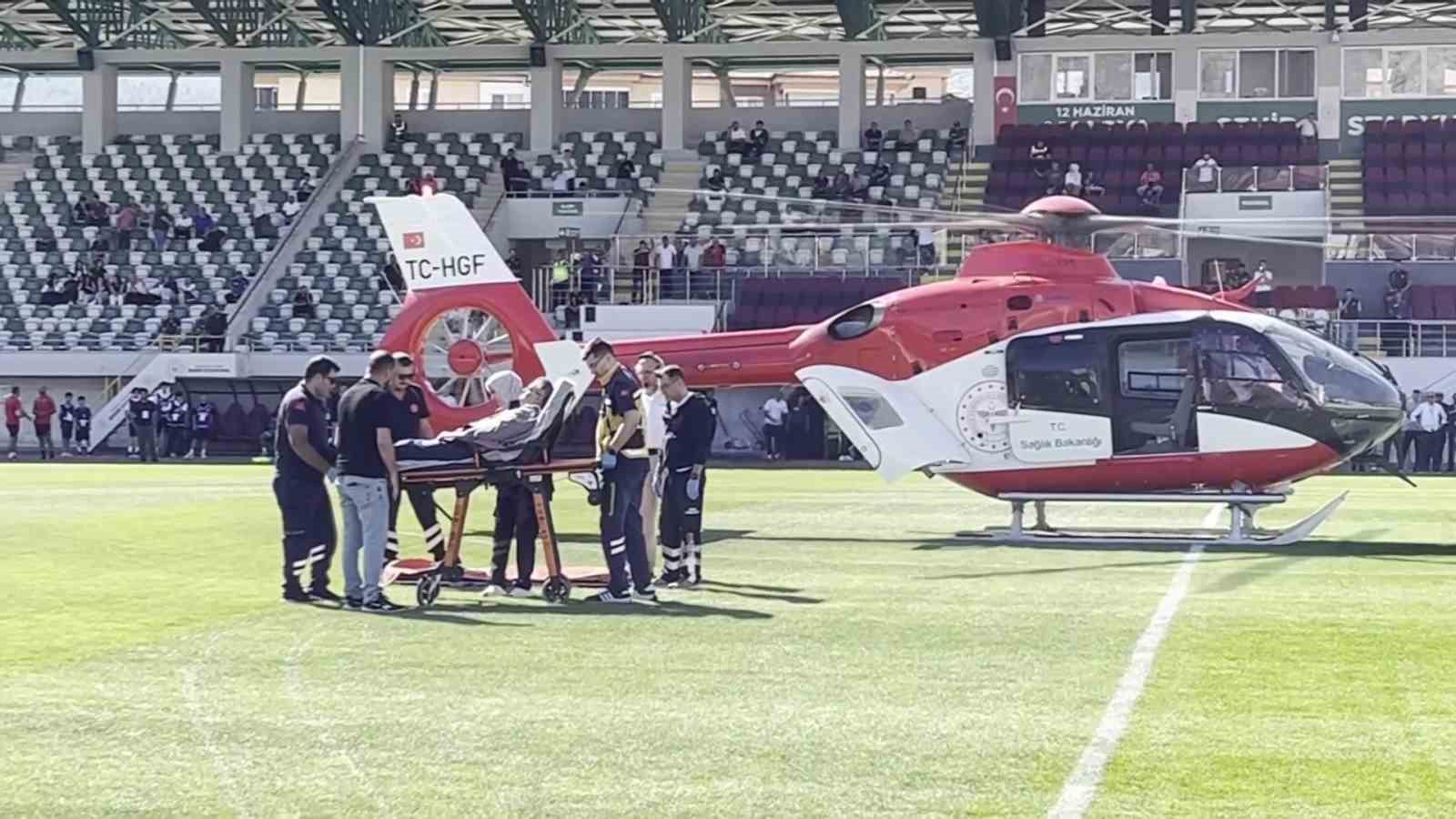 Amasya’da maç öncesi stadyuma ambulans helikopter indi
