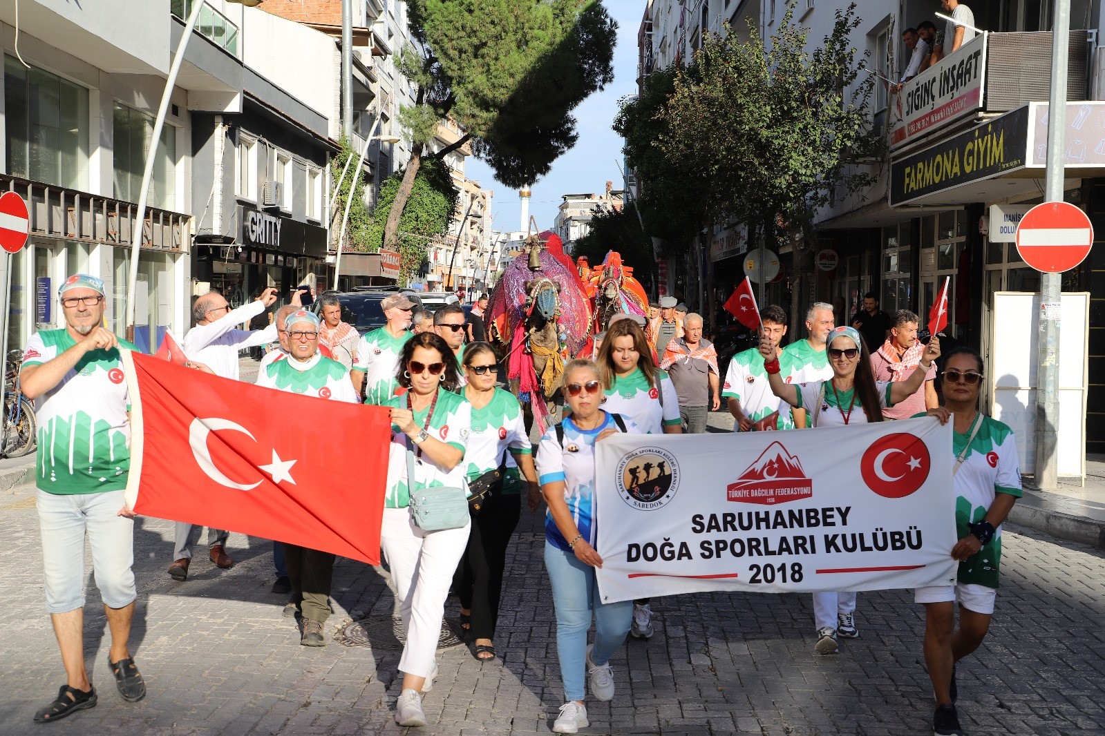 Saruhanlı 18. &Uuml;z&uuml;m Festivali ile renklendi
