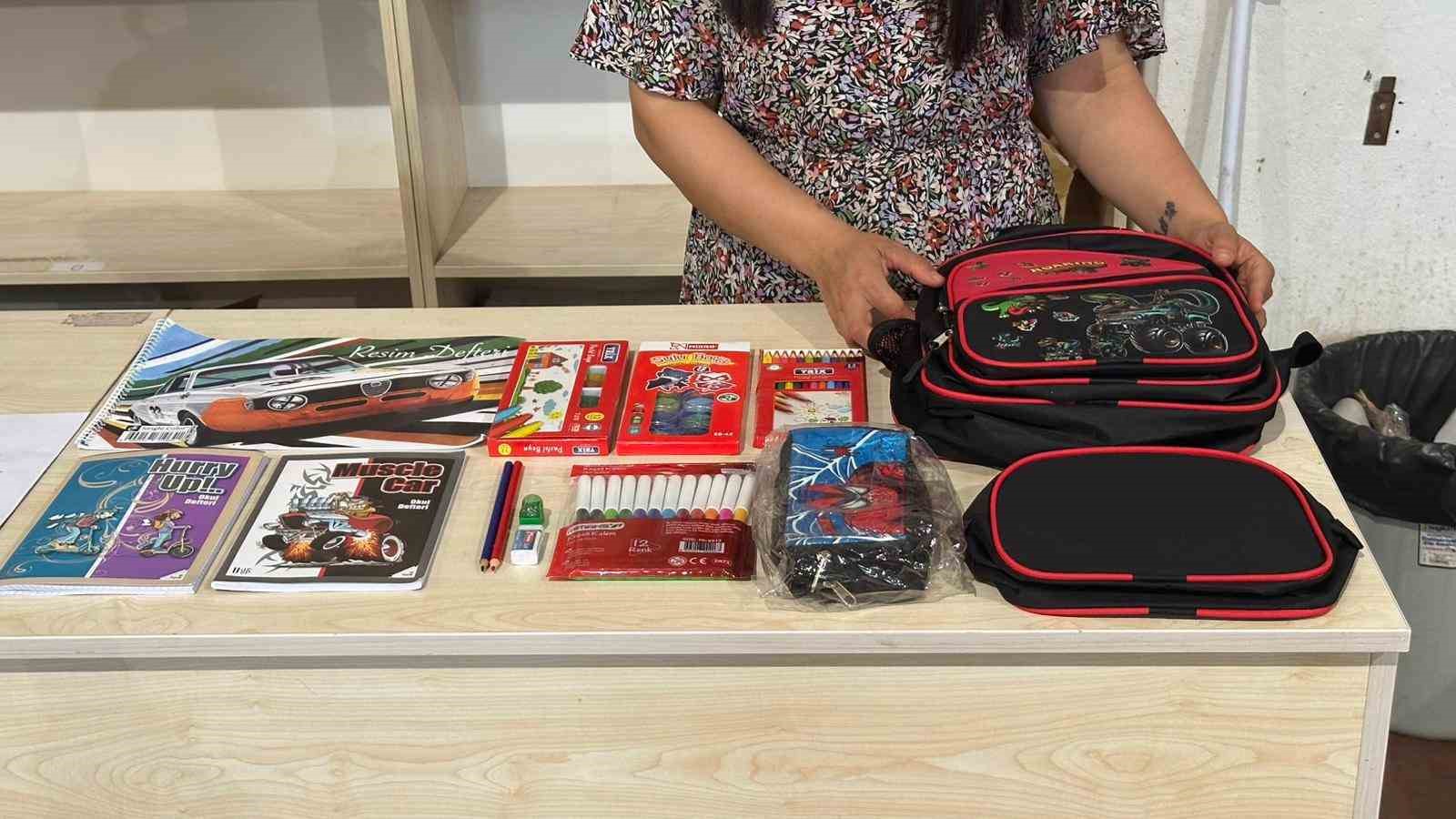 Menemen Belediyesi&rsquo;nden &ouml;ğrencilere kırtasiye desteği
