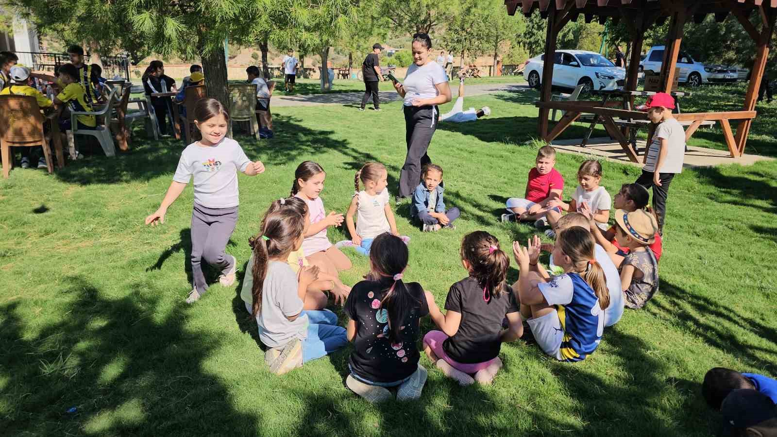 Kuyucak’ta öğrencilerden "Yeşil Vatan, Okulum Geleceğe Çare" projesine destek