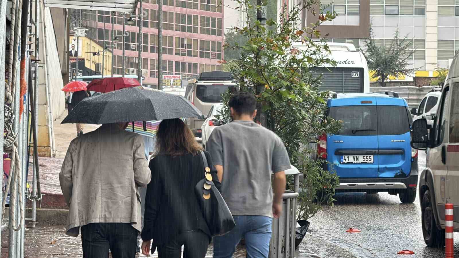 Karabük’te 3.5 ay sonra etkili olan sağanak nefes aldırdı