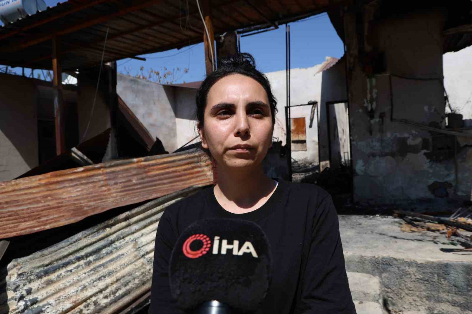 Yangında &ccedil;ocukları kurtardılar, 37 yıllık emek k&uuml;l oldu
