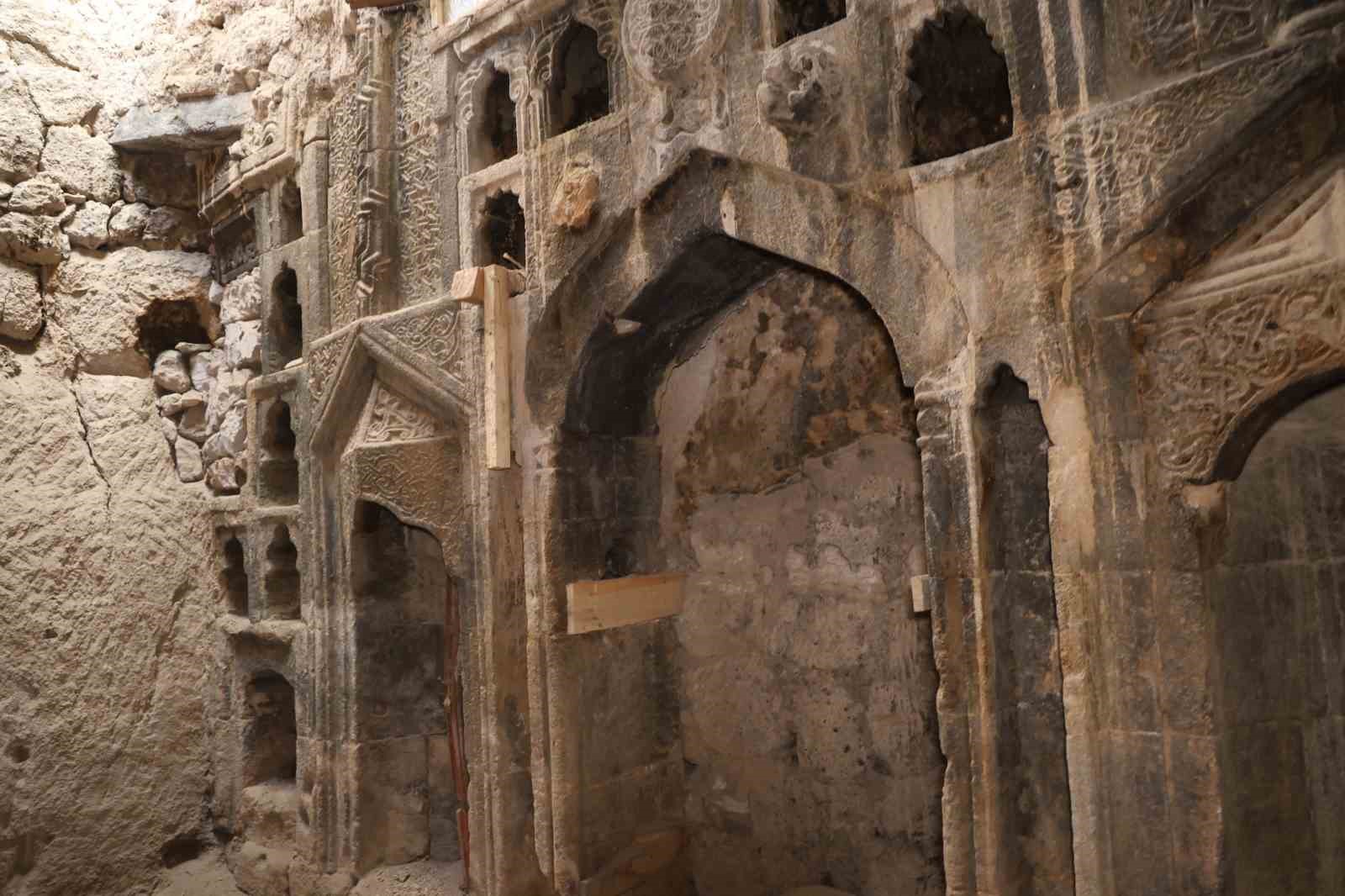 K&ouml;m&uuml;rl&uuml;kten &ccedil;ıkan 600 yıllık dergah tescillendi
