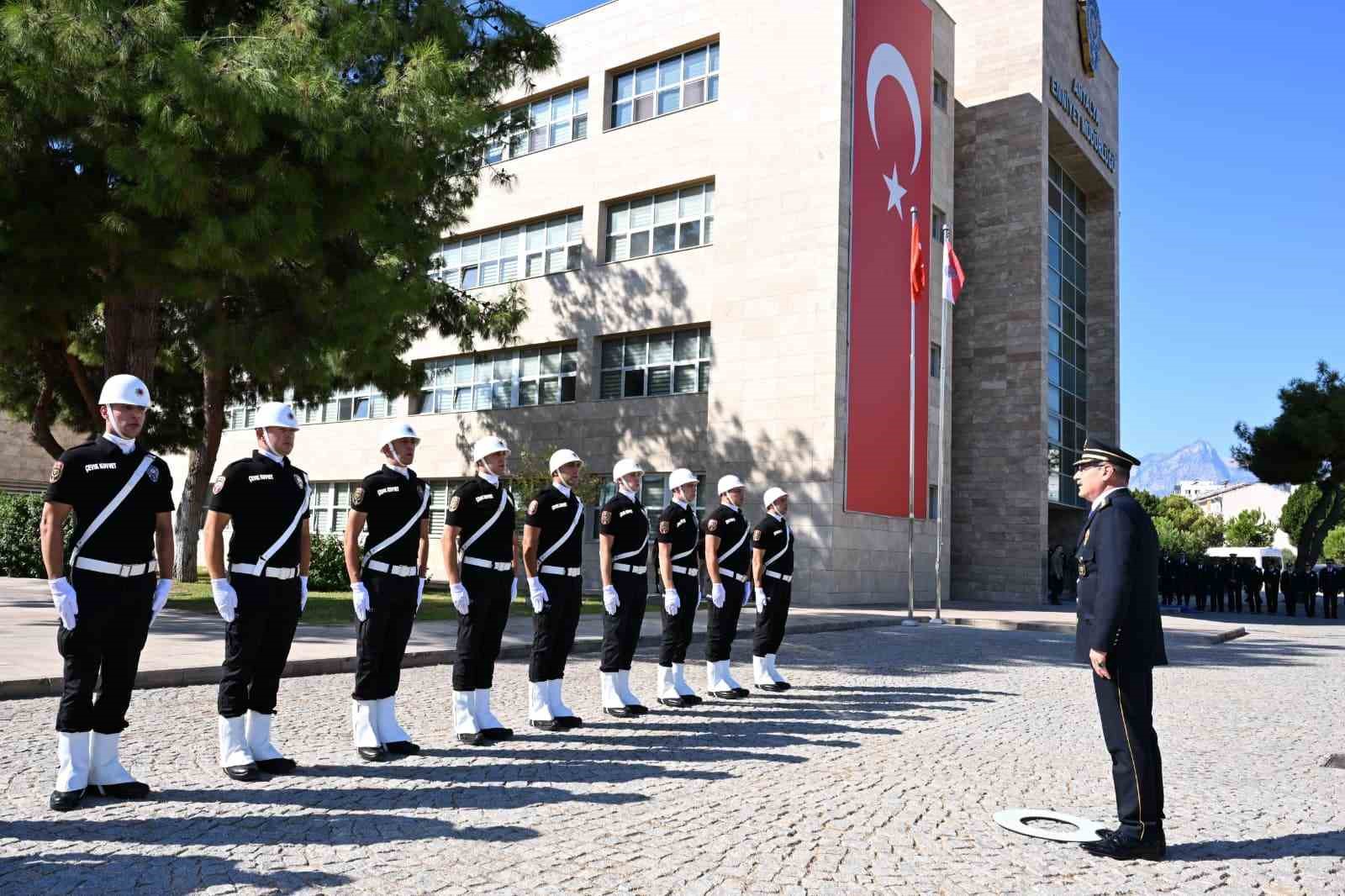 Antalya İl Emniyet M&uuml;d&uuml;r&uuml; Zaimoğlu g&ouml;revine başladı
