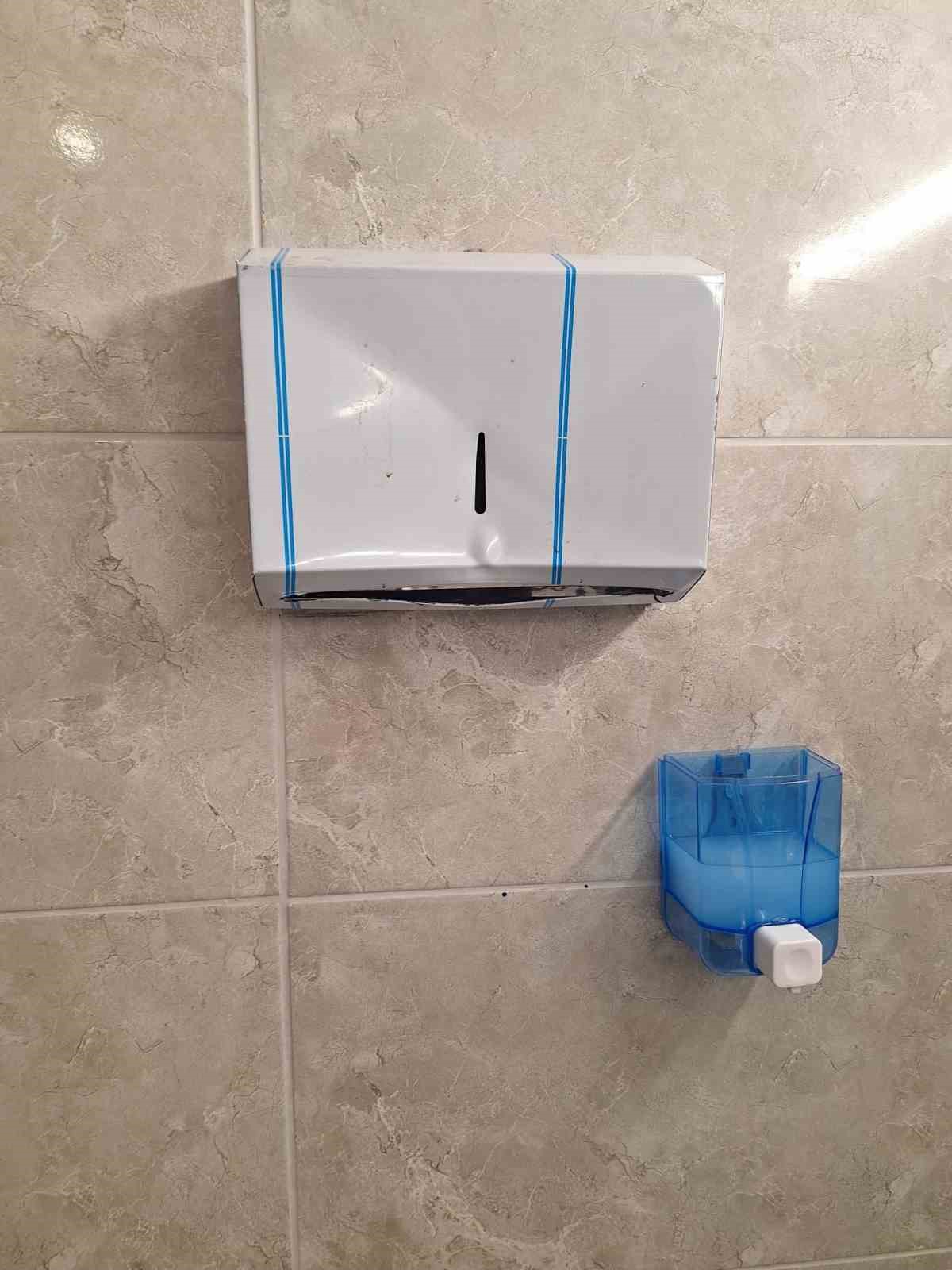 Yenilen takımın taraftarı yeni stadyuma b&ouml;yle zarar verdi
