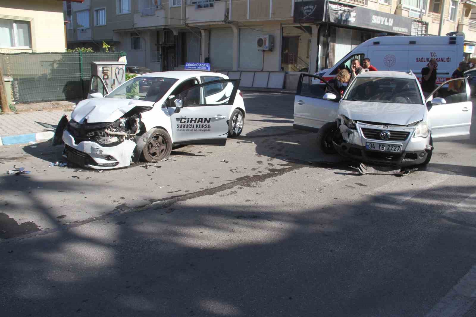 Konya’da iki ayrı kazada 6 kişi yaralandı