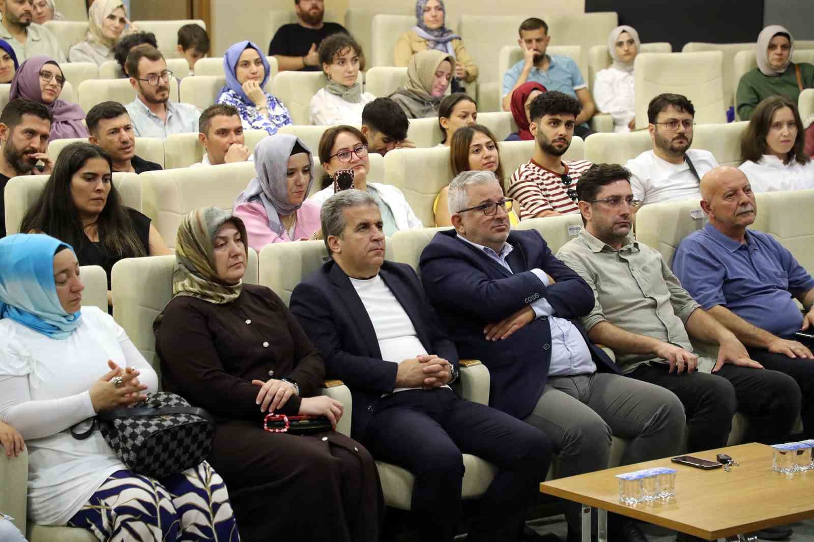 Bozkırın Tezenesi Ziya Taşkent&rsquo;te t&uuml;rk&uuml;lerle anıldı
