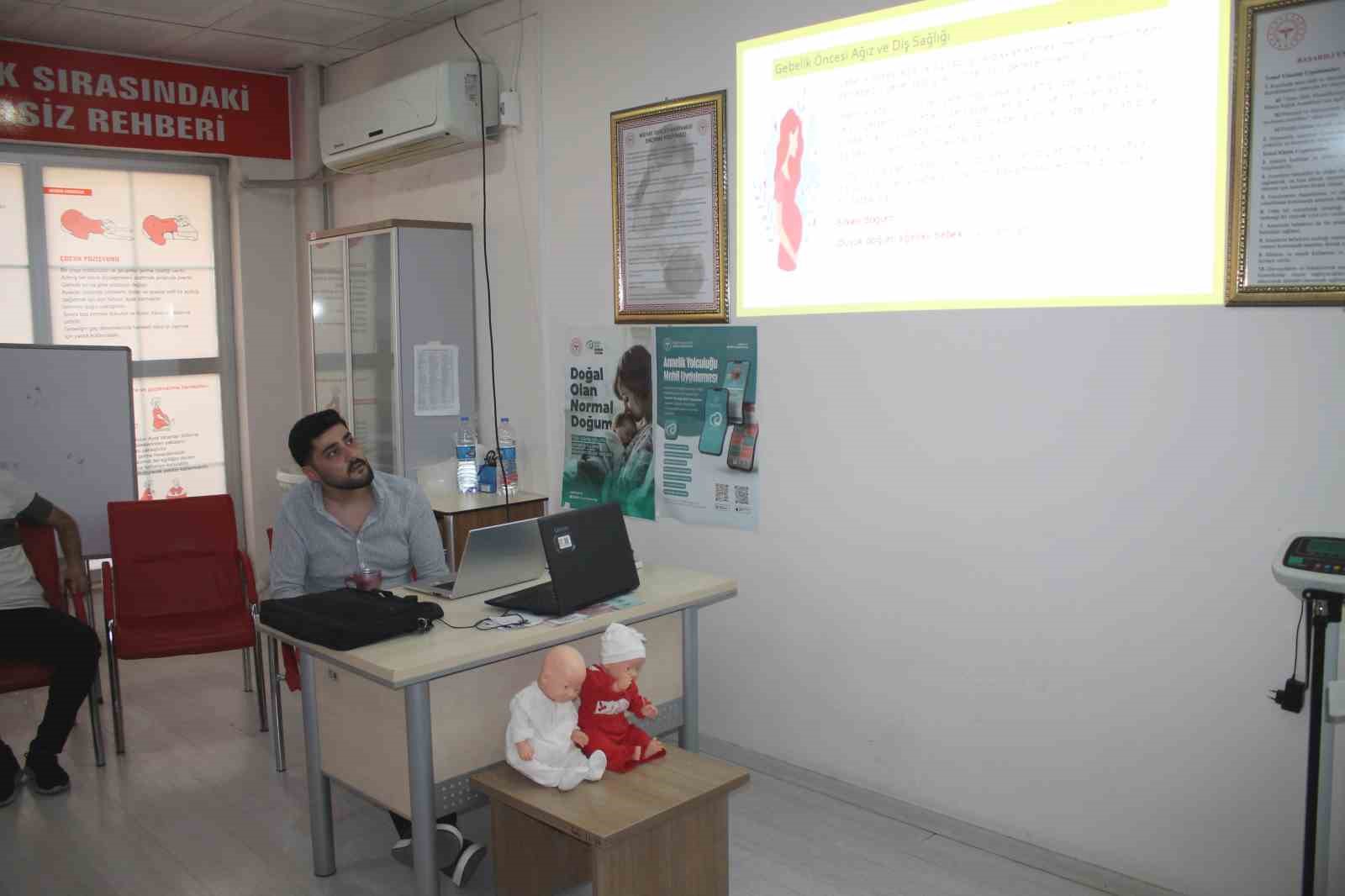 Gebe okulunda, ’hamilelikte ağız ve diş sağlığı’ eğitimi