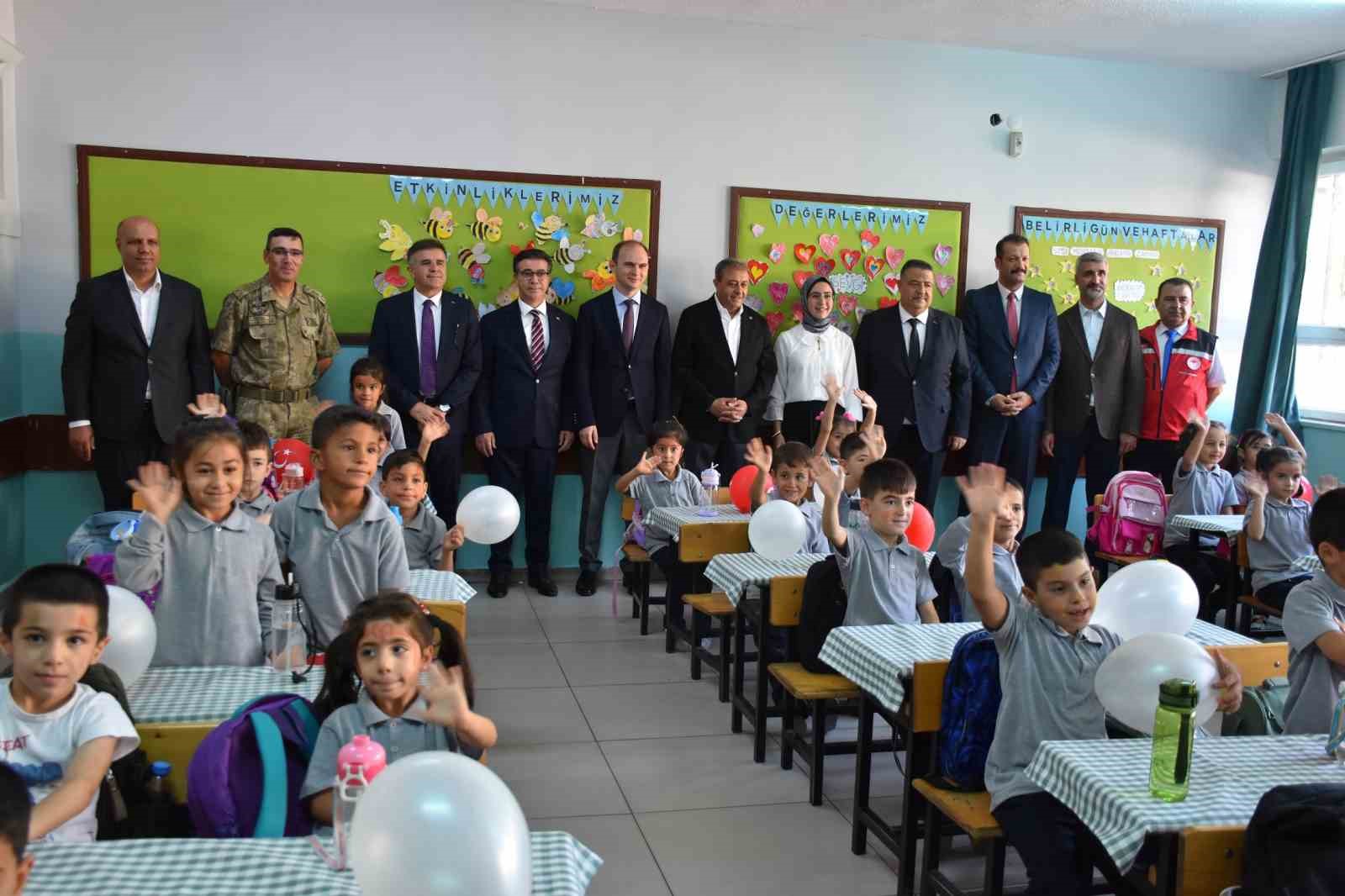 Siverek&rsquo;te ilk&ouml;ğretim haftası kutlandı
