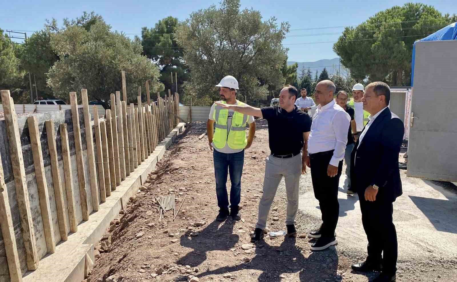 Körfez’de Çamlıtepe Spor Kompleksi için ilk kazma vuruldu