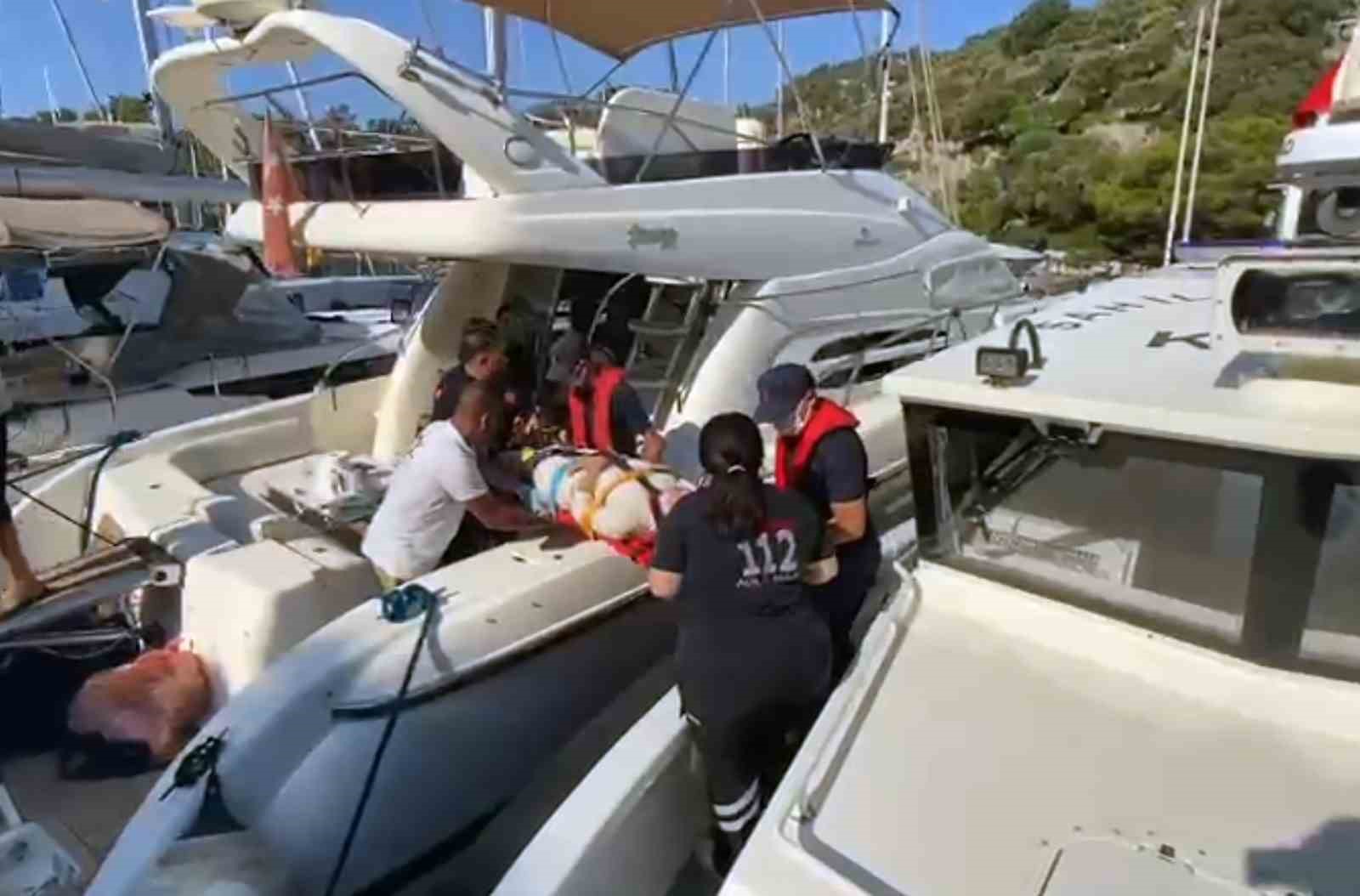 Motor yatta yaralanan vatandaşa tıbbi tahliye