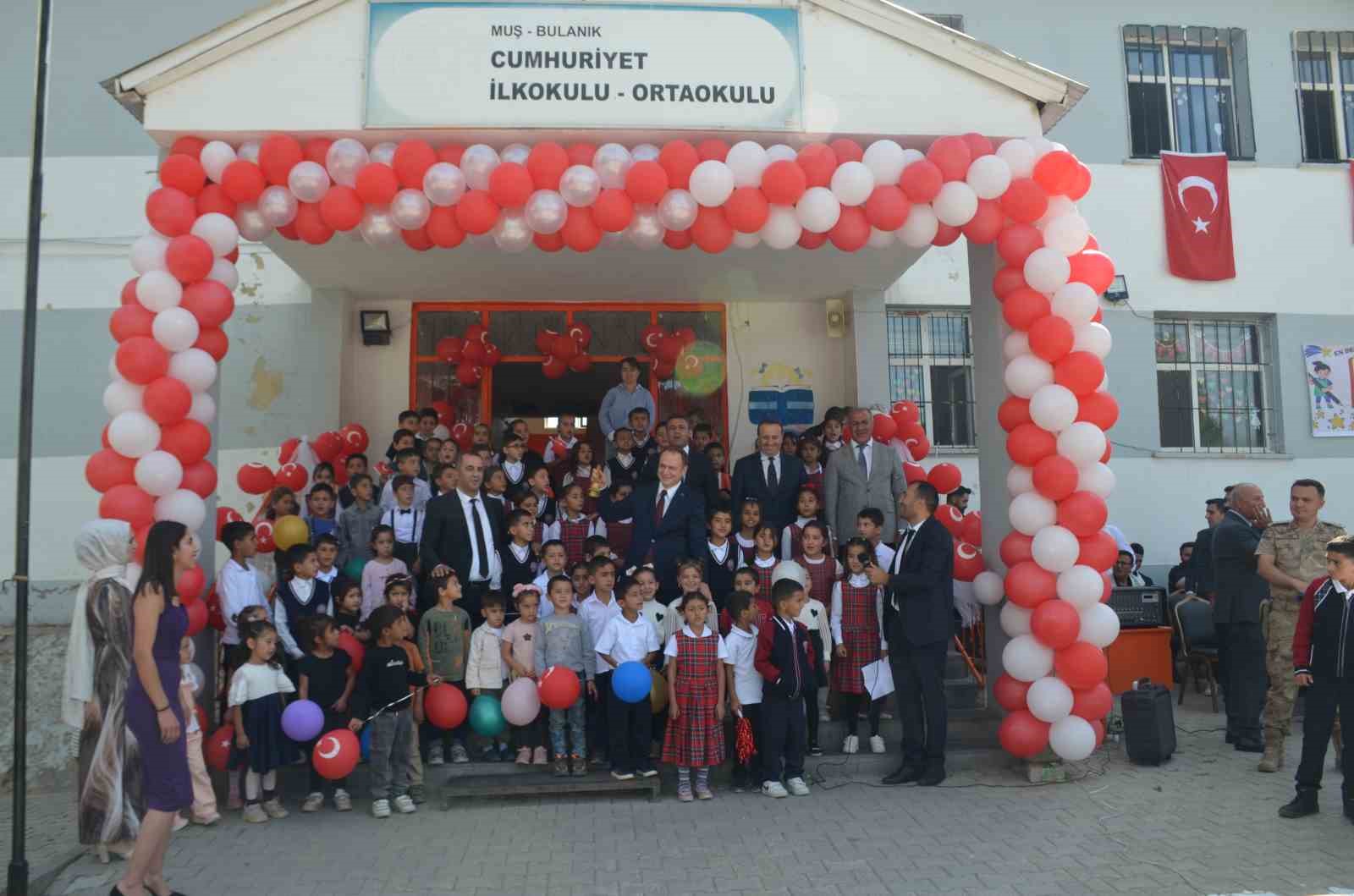 Bulanık&rsquo;ta yeni eğitim yılı coşkuyla başladı
