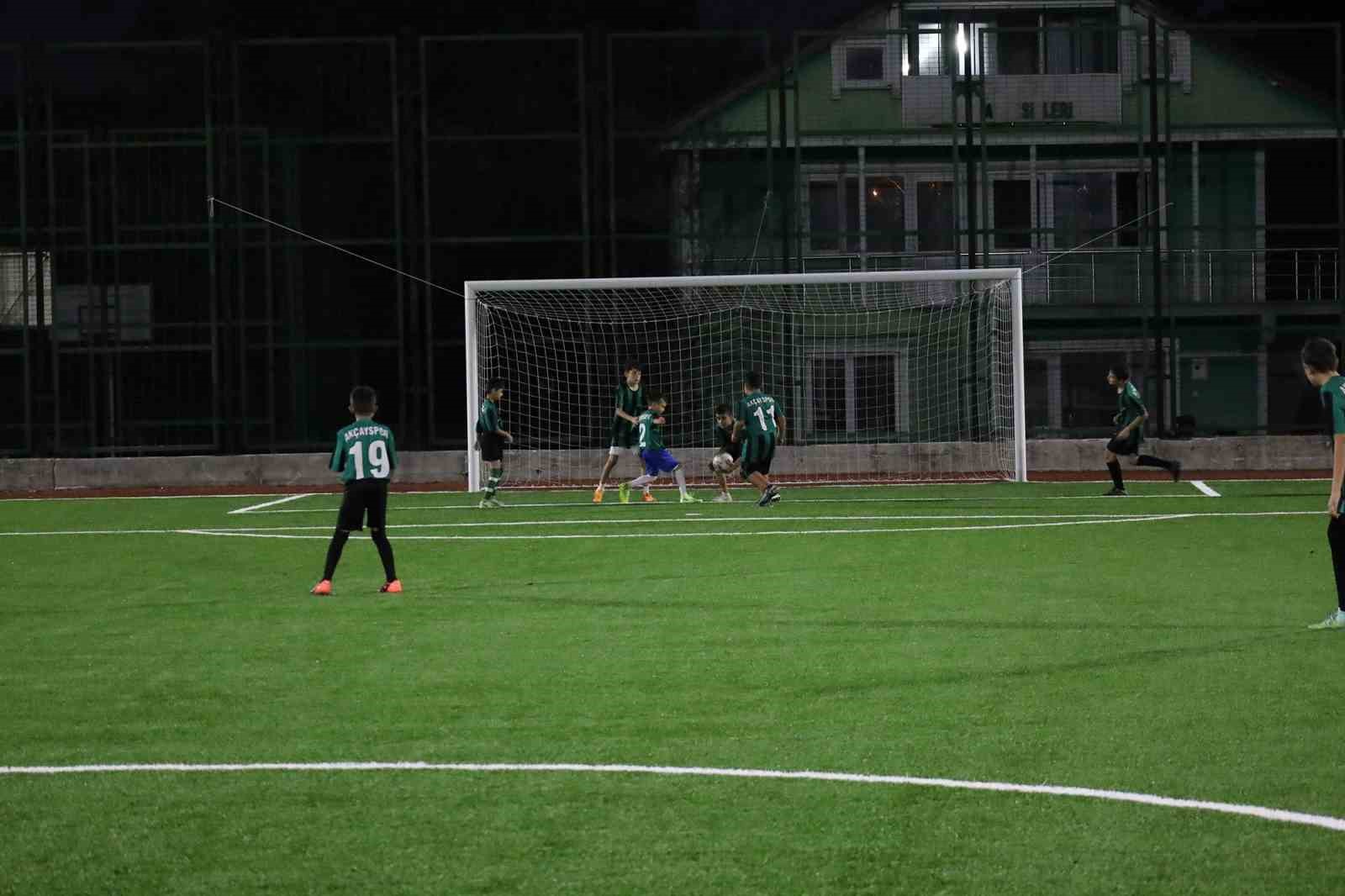Gençler için yeni spor alanı: Sapanca Akçay’ın futbol tesisine yeni yüz
