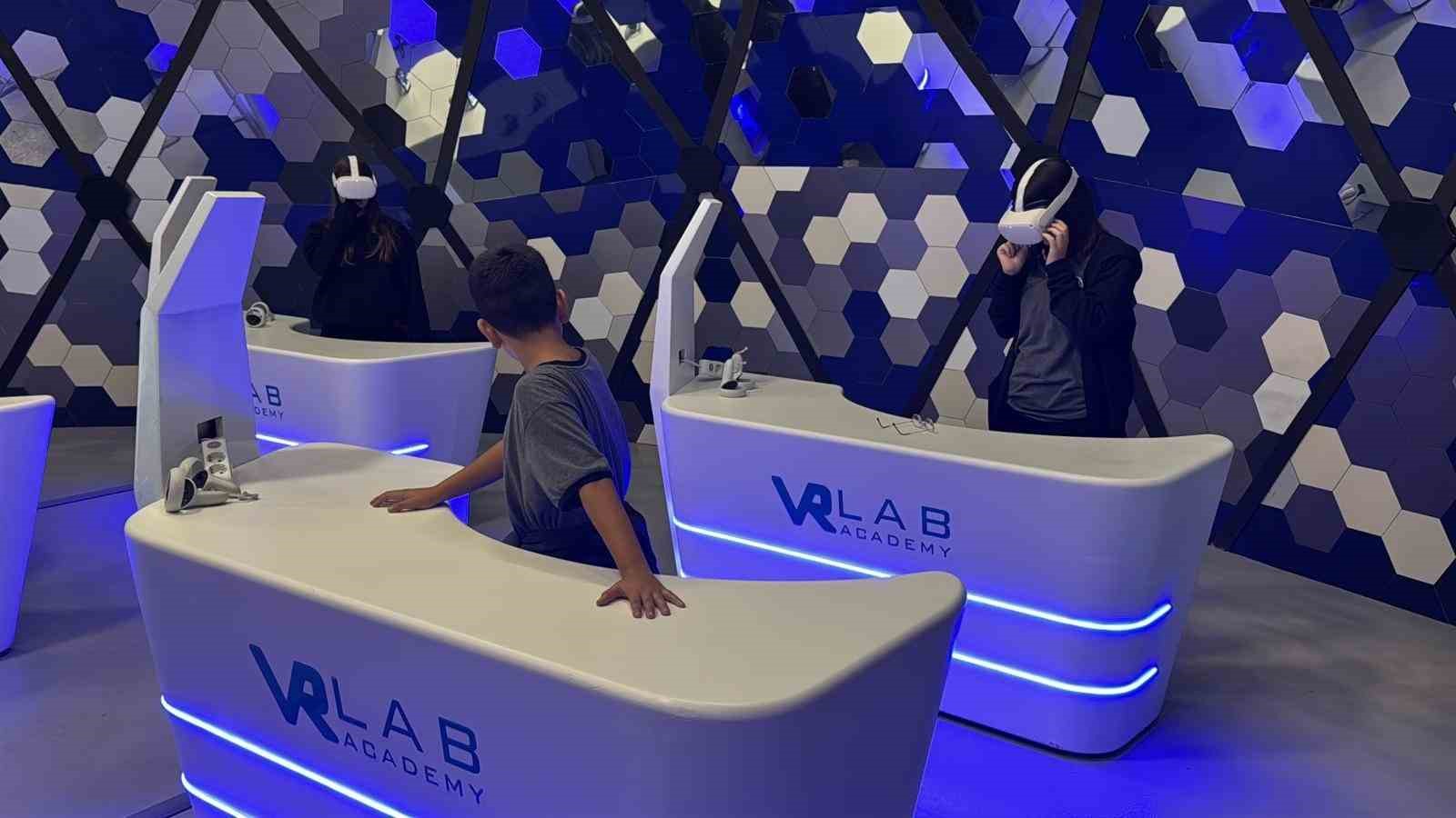 "Karab&uuml;k Bilim ile Şenleniyor" etkinliği başladı
