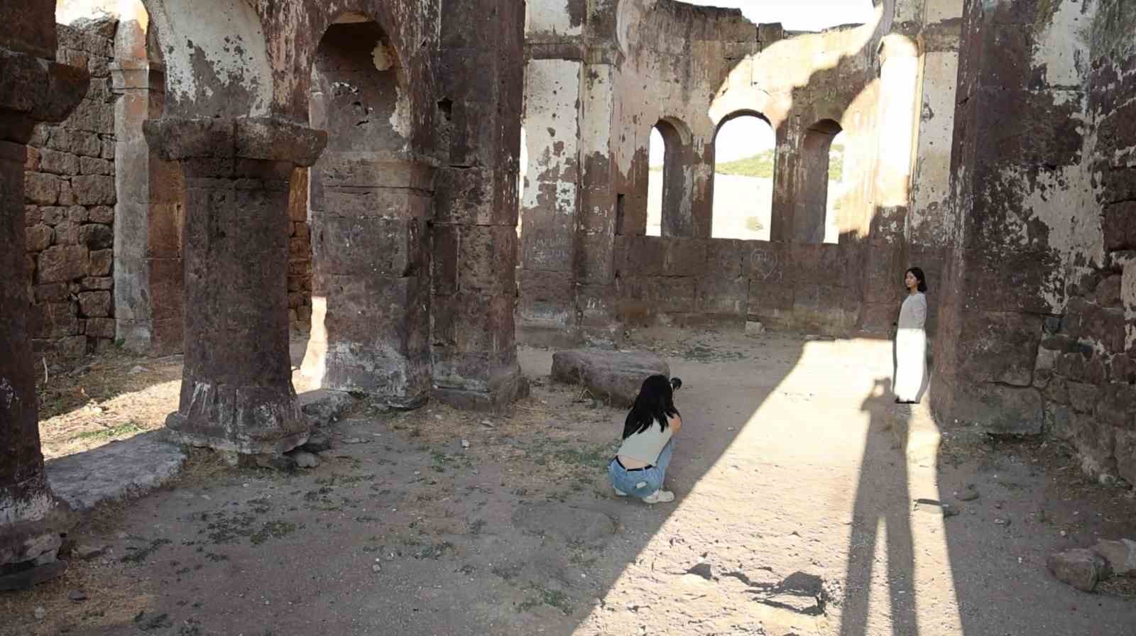 Aziz Gregorius&rsquo;a ithafen yaptırılan bin 500 yıllık Kızıl Kilise ziyaret&ccedil;ilerini ağırlıyor
