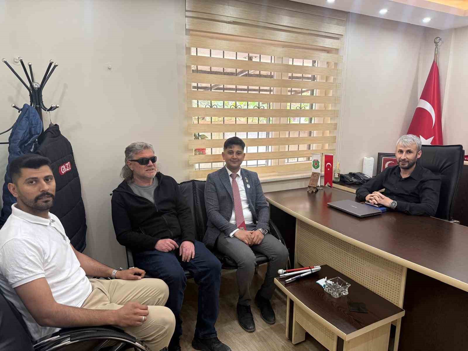 Yaşayan kahramanlar anılacak