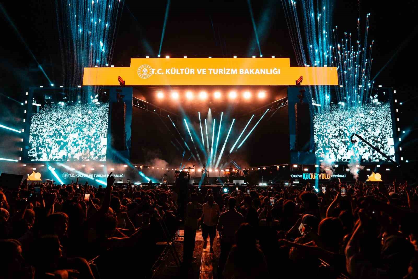 GastroANTEP coşkusu Fatma Turgut ile s&uuml;rd&uuml;
