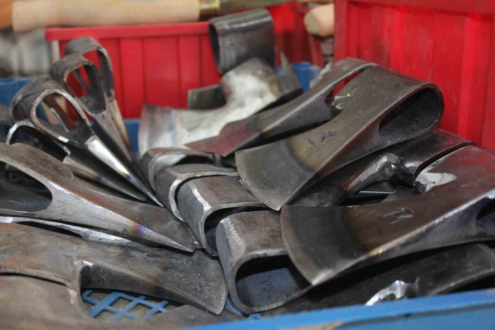 32 yıldır çeliğe şekil veriyor