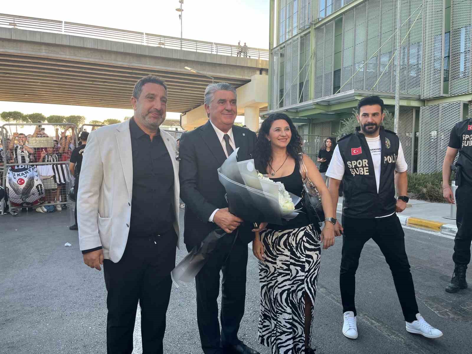 Beşiktaş kafilesi İzmir’e geldi
