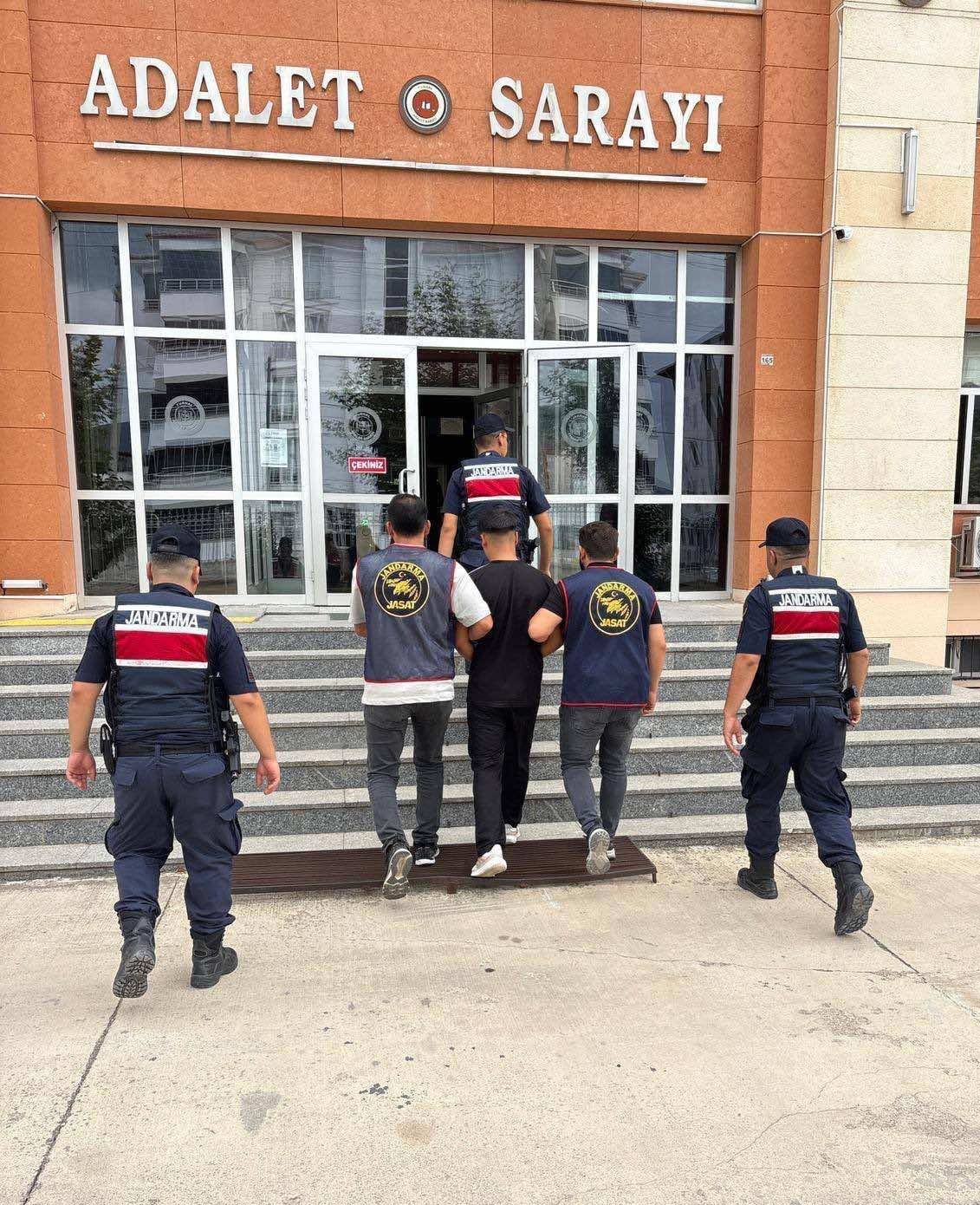 117 yıl kesinleşmiş hapis cezası bulunan firari yakalandı