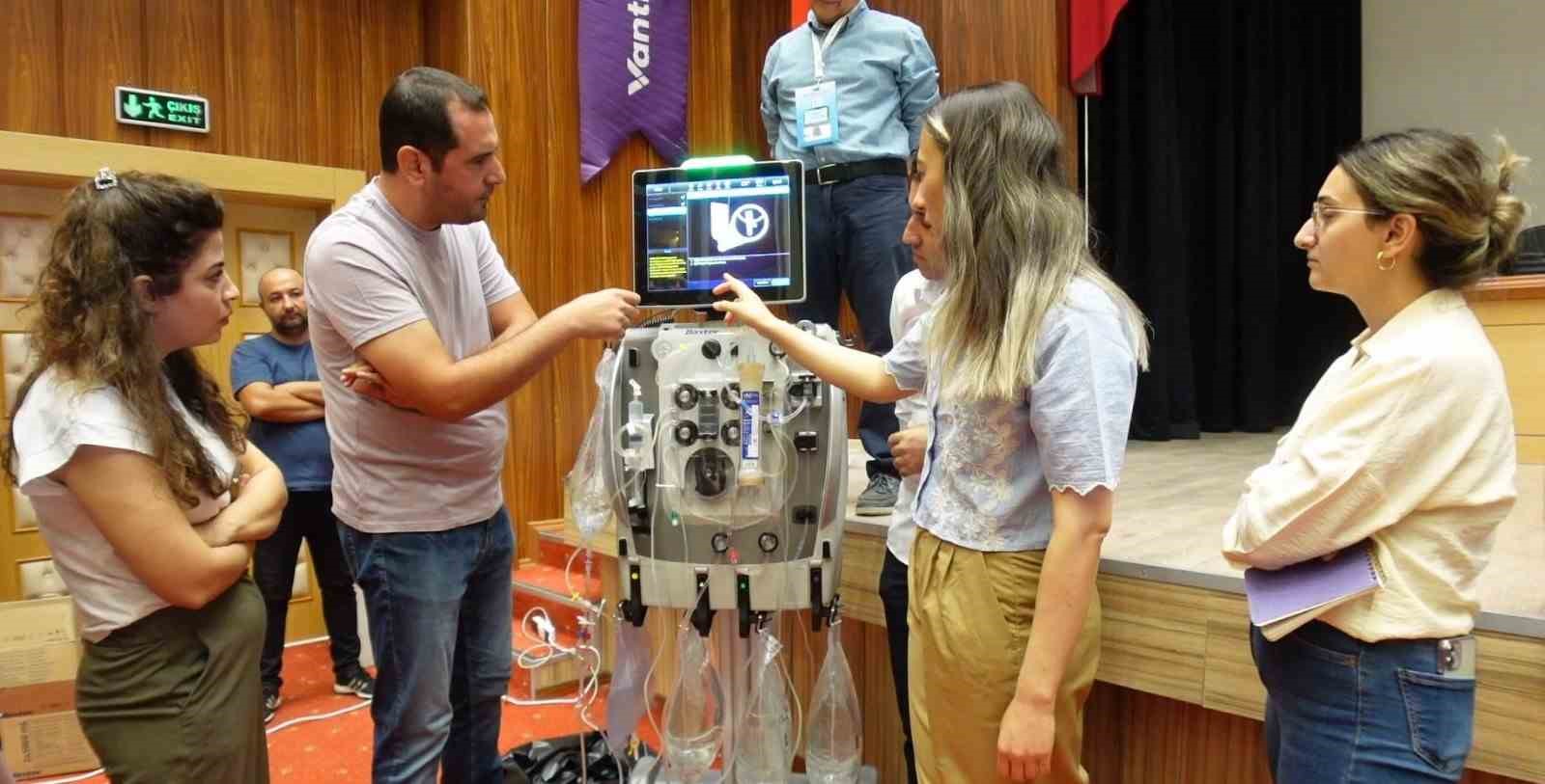 Fırat &Uuml;niversitesi&rsquo;nde bilimsel eğitim kursu verildi
