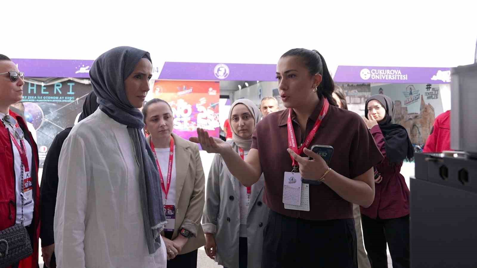 Sümeyye Erdoğan Bayraktar Engelliler Sarayı standını ziyaret etti
