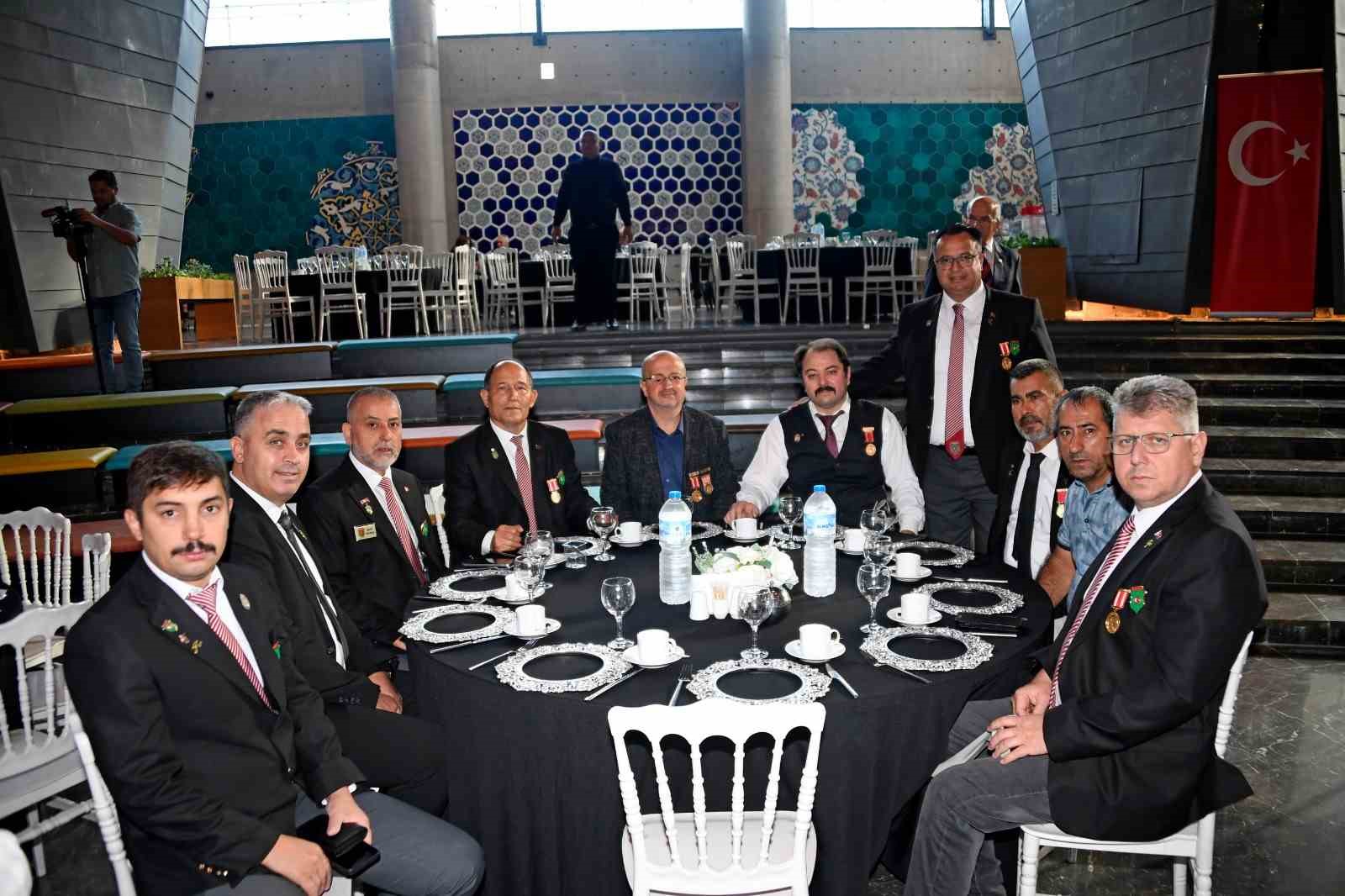 Başkan Aydın: "Onların sayesinde bayrağımız dalgalanıyor, ezanımız susmuyor"
