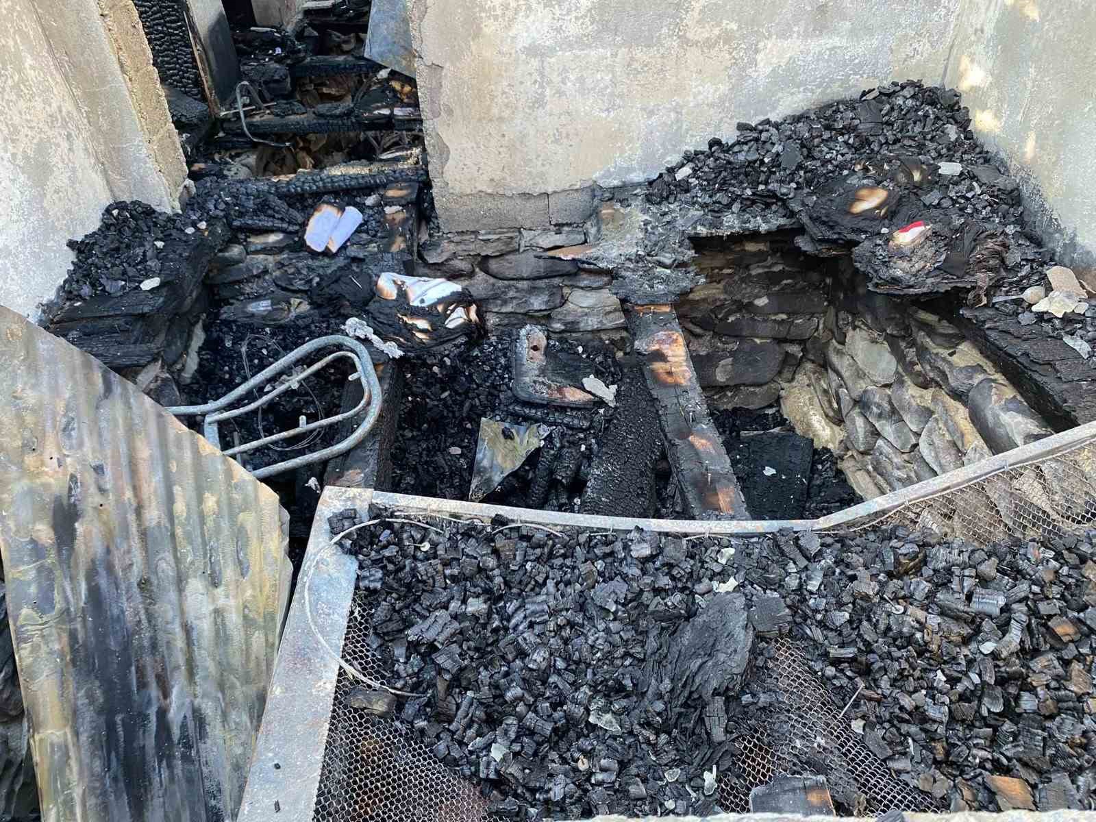 Sinop’ta yangın: 1 ev kullanılamaz hale geldi