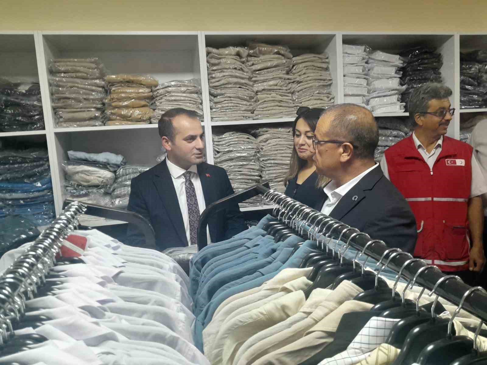 Saimbeyli&rsquo;de &rsquo;Kızılay Butik&rsquo; a&ccedil;ıldı
