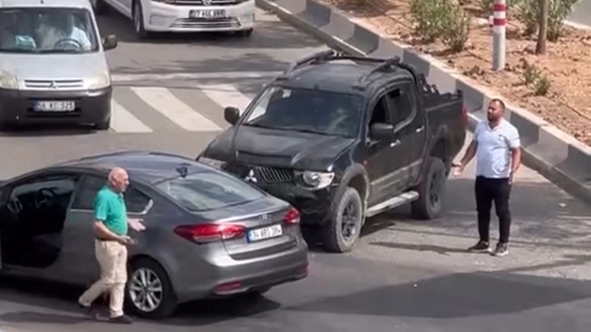 Kurtalan’da maddi hasarlı kaza