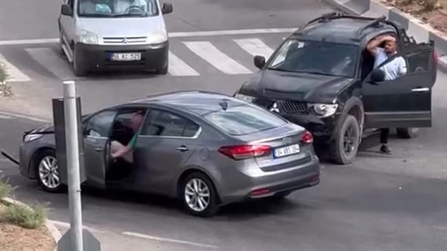 Kurtalan’da maddi hasarlı kaza