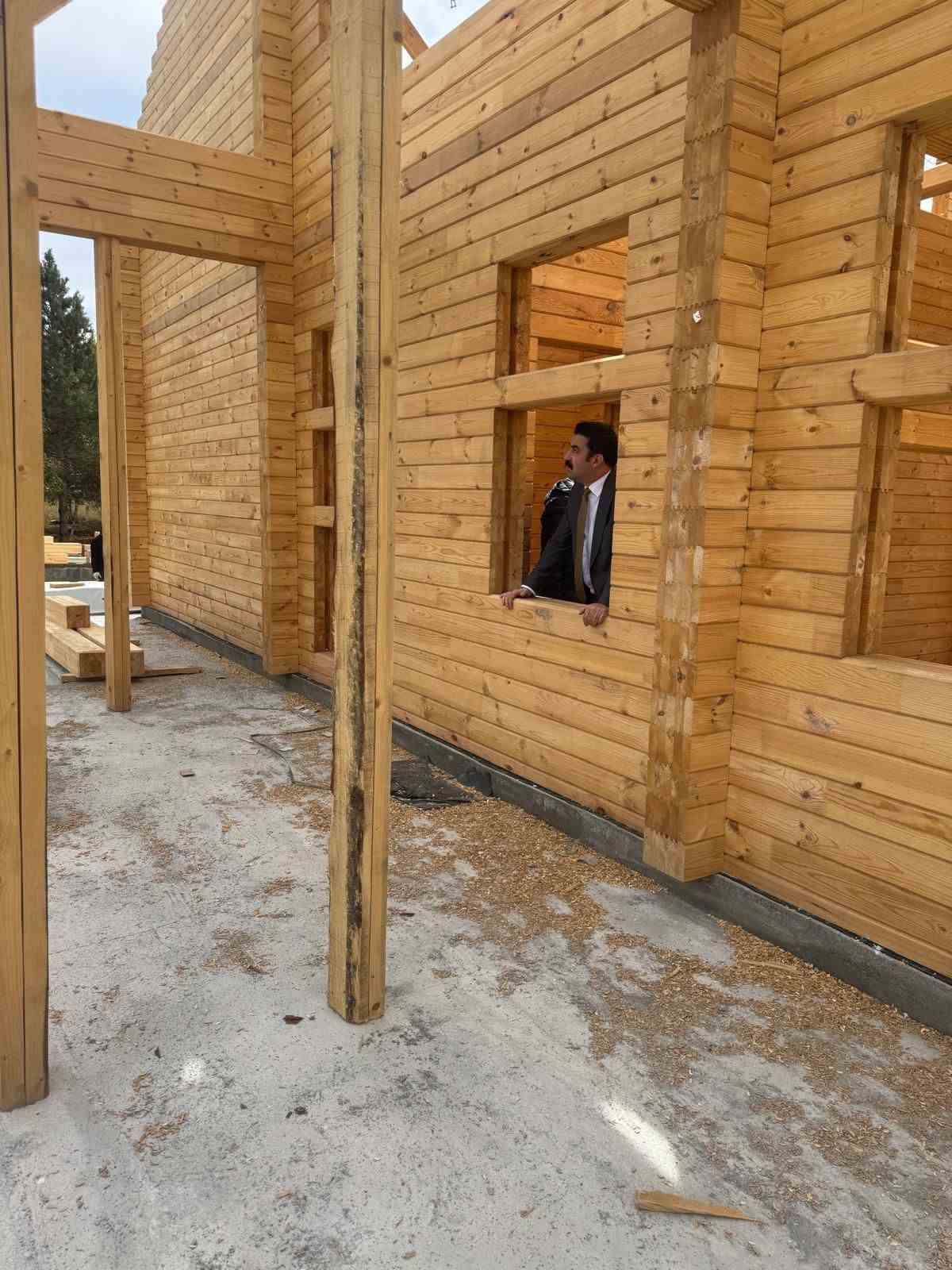 Arpa&ccedil;ay&rsquo;da K&uuml;t&uuml;k Evi&rsquo;in yapımı s&uuml;r&uuml;yor
