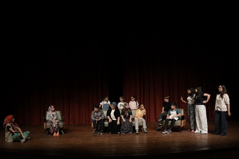 Atakum Belediyesi Tiyatro B&ouml;l&uuml;m&uuml; &ouml;ğrencileri, ilk kez seyirci karşısına &ccedil;ıktı
