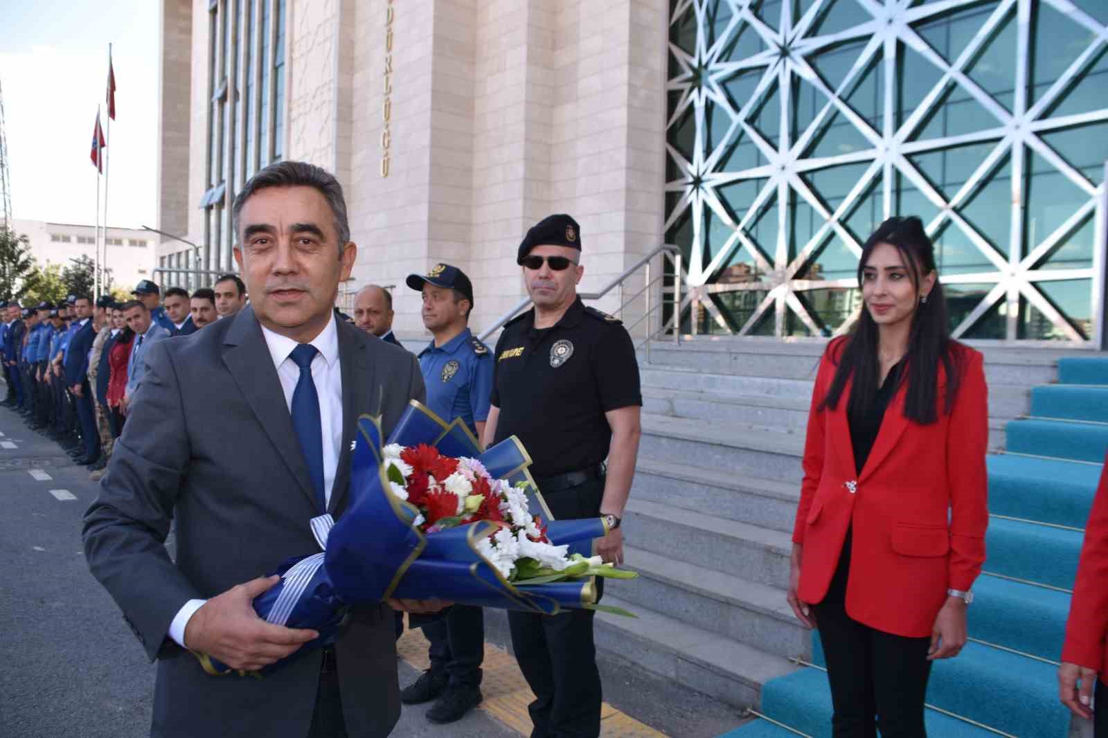 Kars Emniyet M&uuml;d&uuml;r&uuml; Tombul g&ouml;reve başladı
