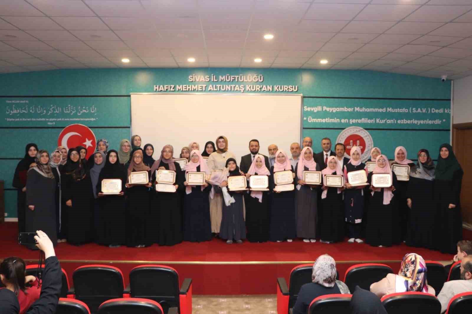 Sivas’ta 46 öğrenciye hafızlık belgesi verildi
