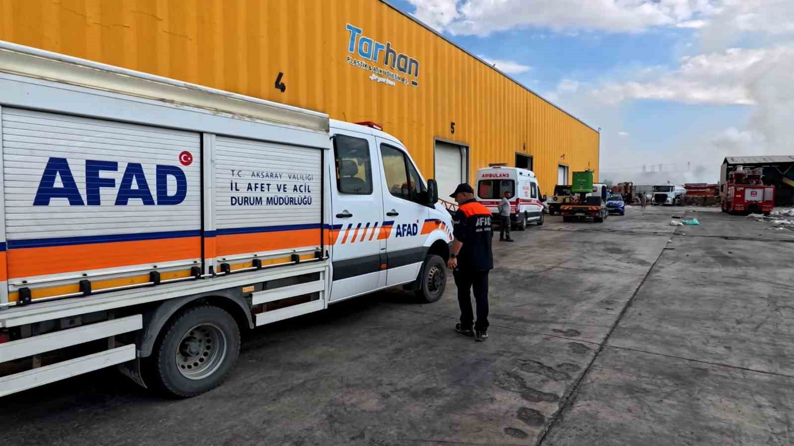 Aksaray&rsquo;da geri d&ouml;n&uuml;ş&uuml;m tesisinde yangın paniği
