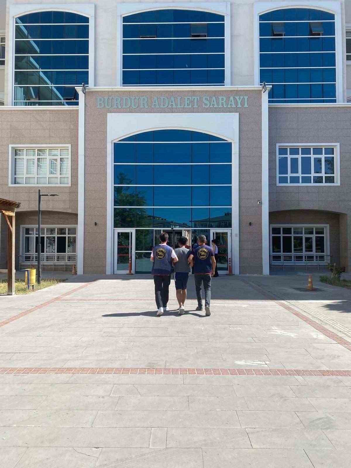 Burdur&rsquo;da aranan 25 şahıs yakalandı
