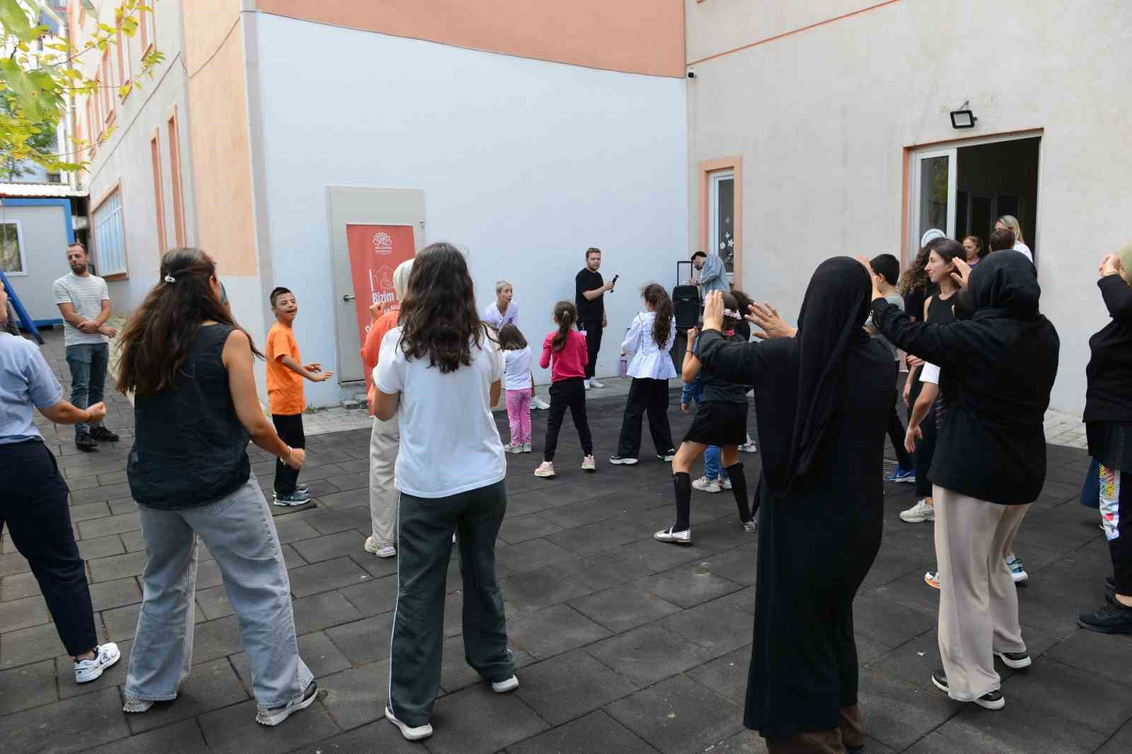Nilüfer Belediyesi’nden engelli bireylere özel zumba etkinliği
