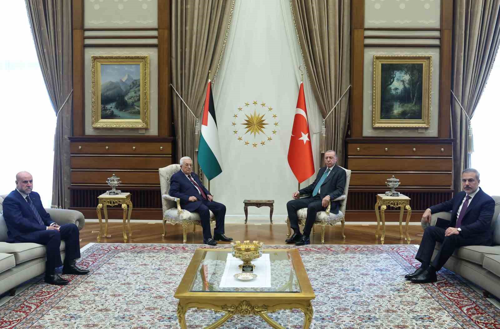 Cumhurbaşkanı Erdoğan, Filistin Devlet Başkanı Abbas ile g&ouml;r&uuml;şt&uuml;
