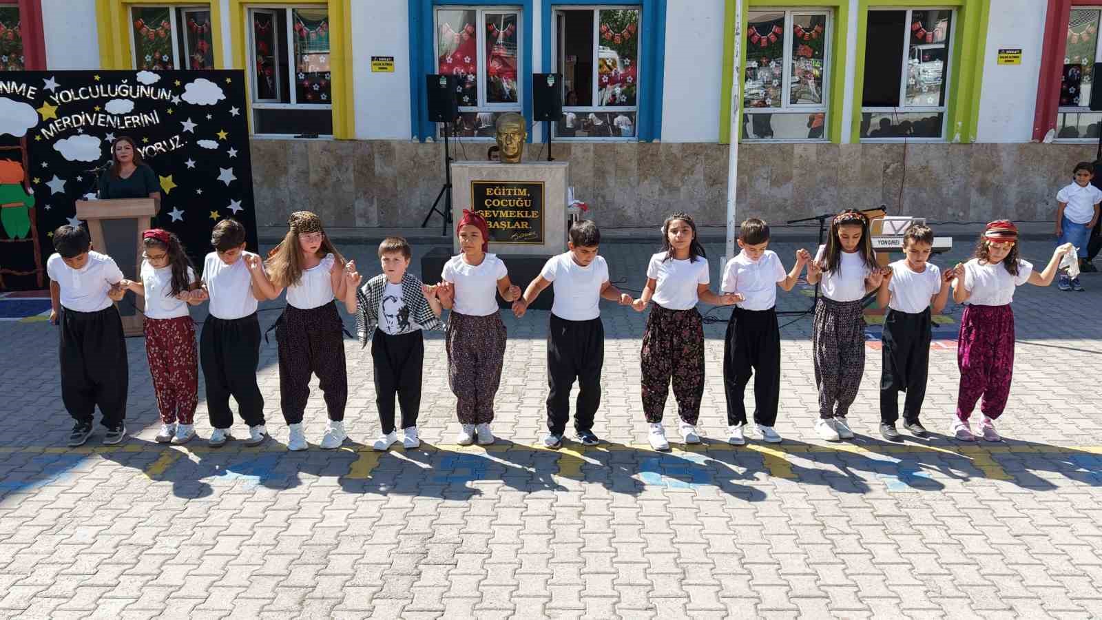 Tunceli’de, İlköğretim Haftası coşkuyla kutlandı