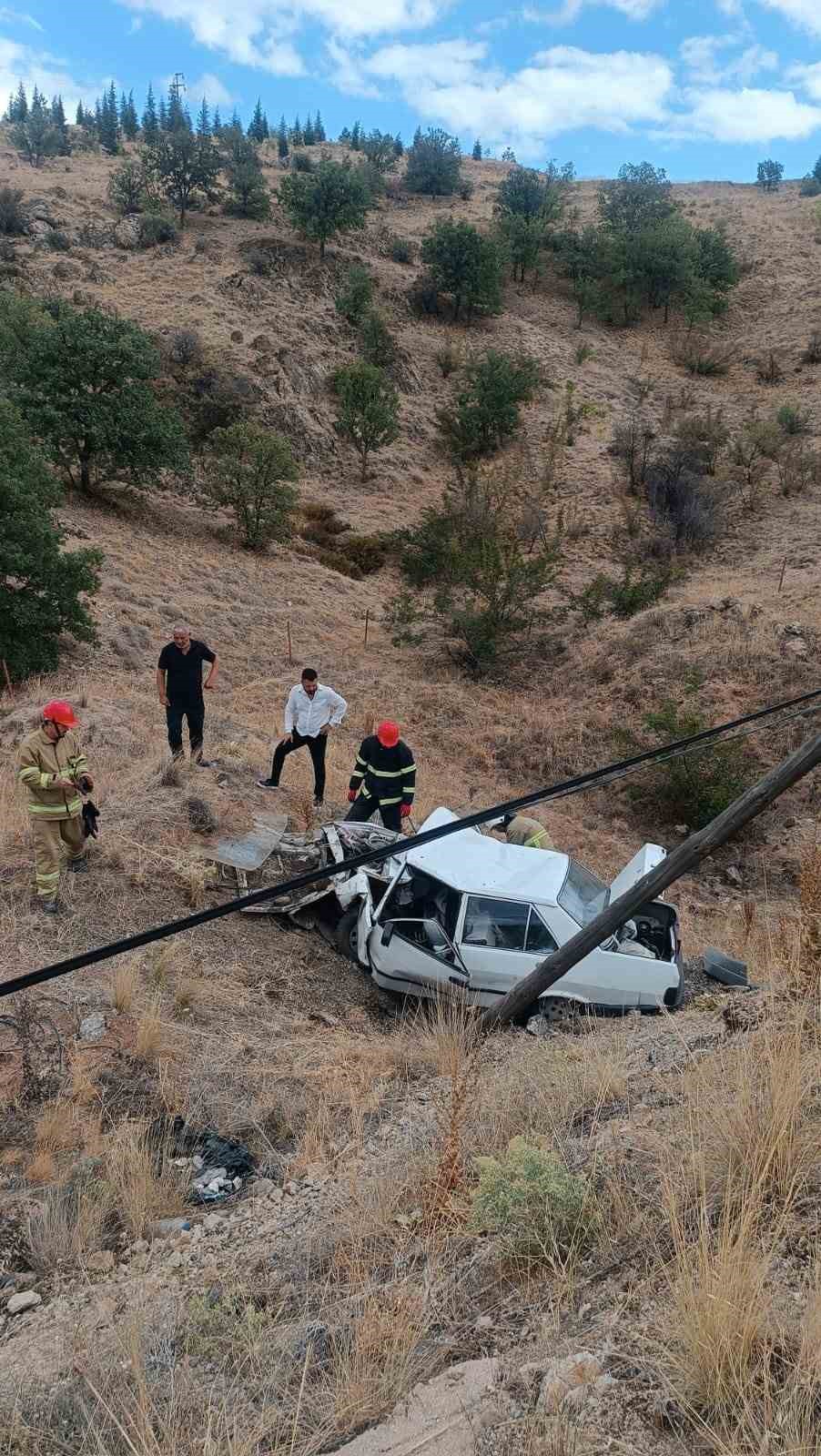 Kırıkkale’de 65 metrelik uçurumdan yuvarlanan otomobil hurdaya döndü: 1 yaralı