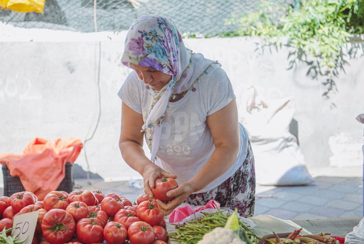 &Uuml;reticiden sofraya sağlıklı &uuml;r&uuml;nler bu pazarda
