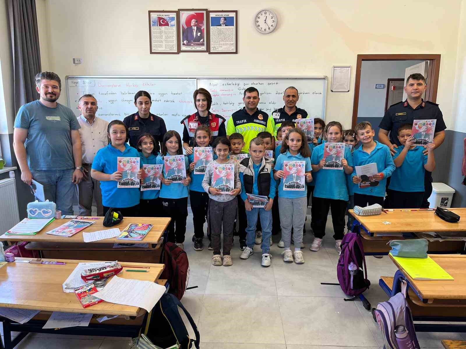 Kütahya’da jandarmadan okul ziyareti ve okul çevresi denetimleri