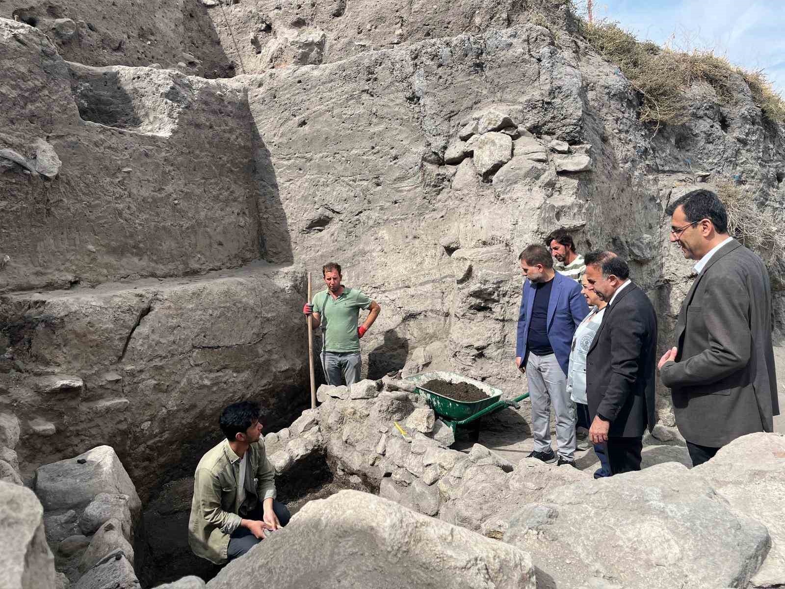 Değirmenler K&ouml;y&uuml;&rsquo;nde 6 bin yıllık izler
