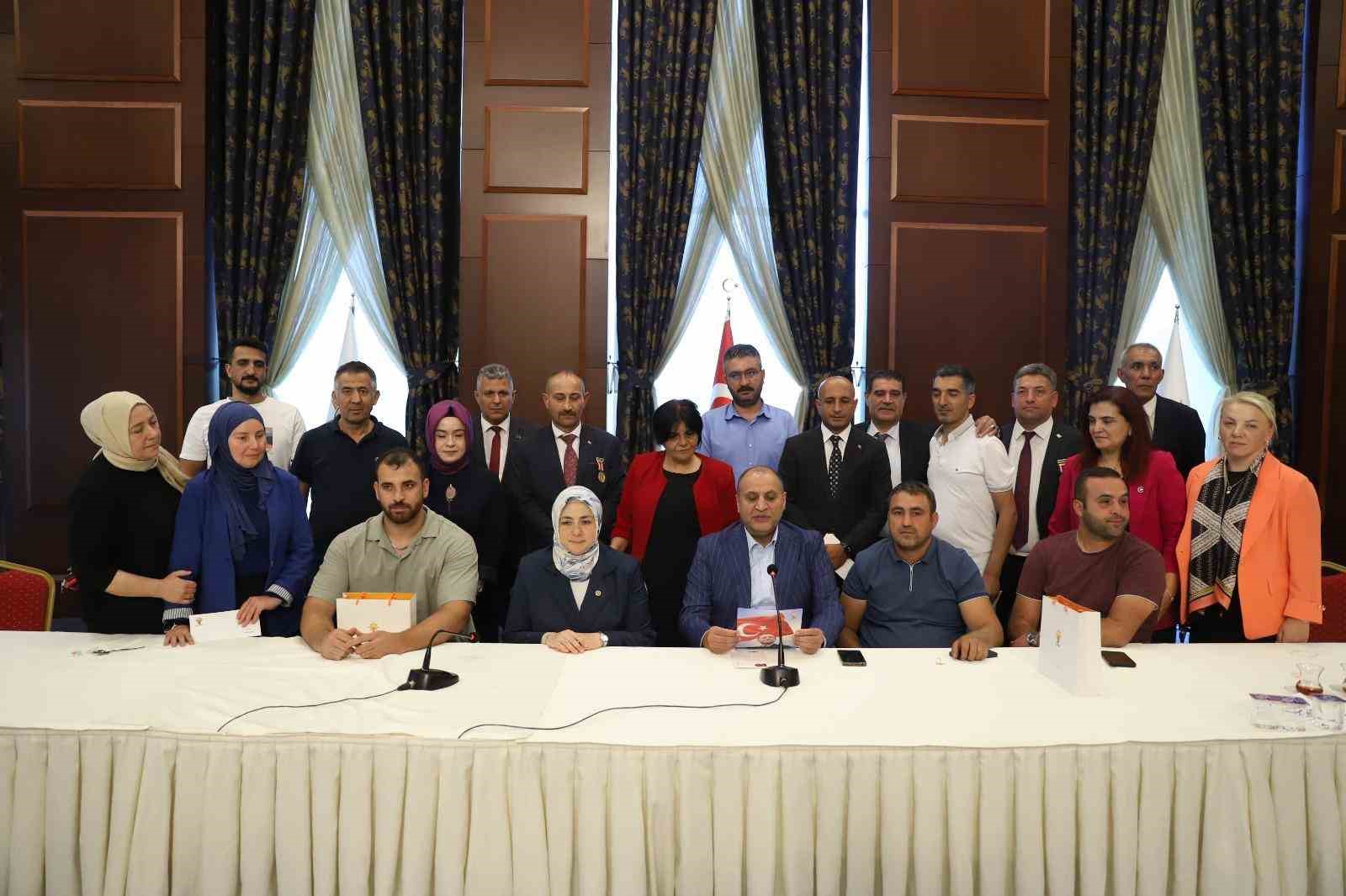 AK Parti Kadın Kolları Başkanı Ercan, gazilerle bir araya geldi