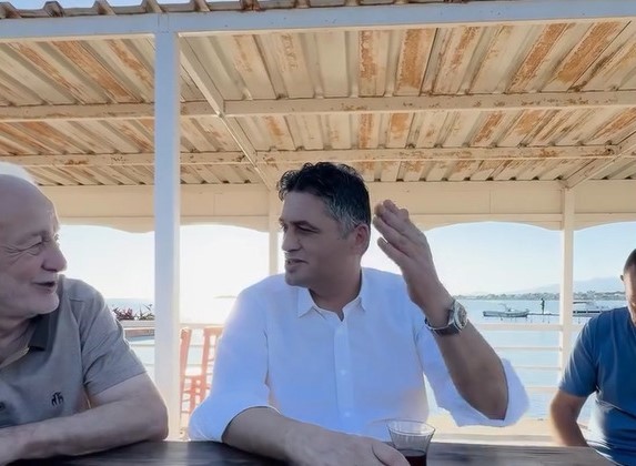 Başkan Acar&rsquo;dan Tugay&rsquo;a rest: "İnatlaşmaya gerek yok, biz yaparız"
