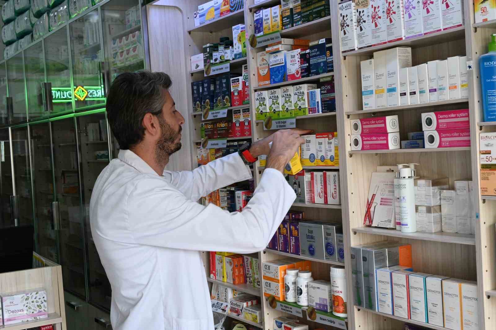 Yapay zekadan ilaç tavsiyesi alan vatandaşlara eczacı uyarısı