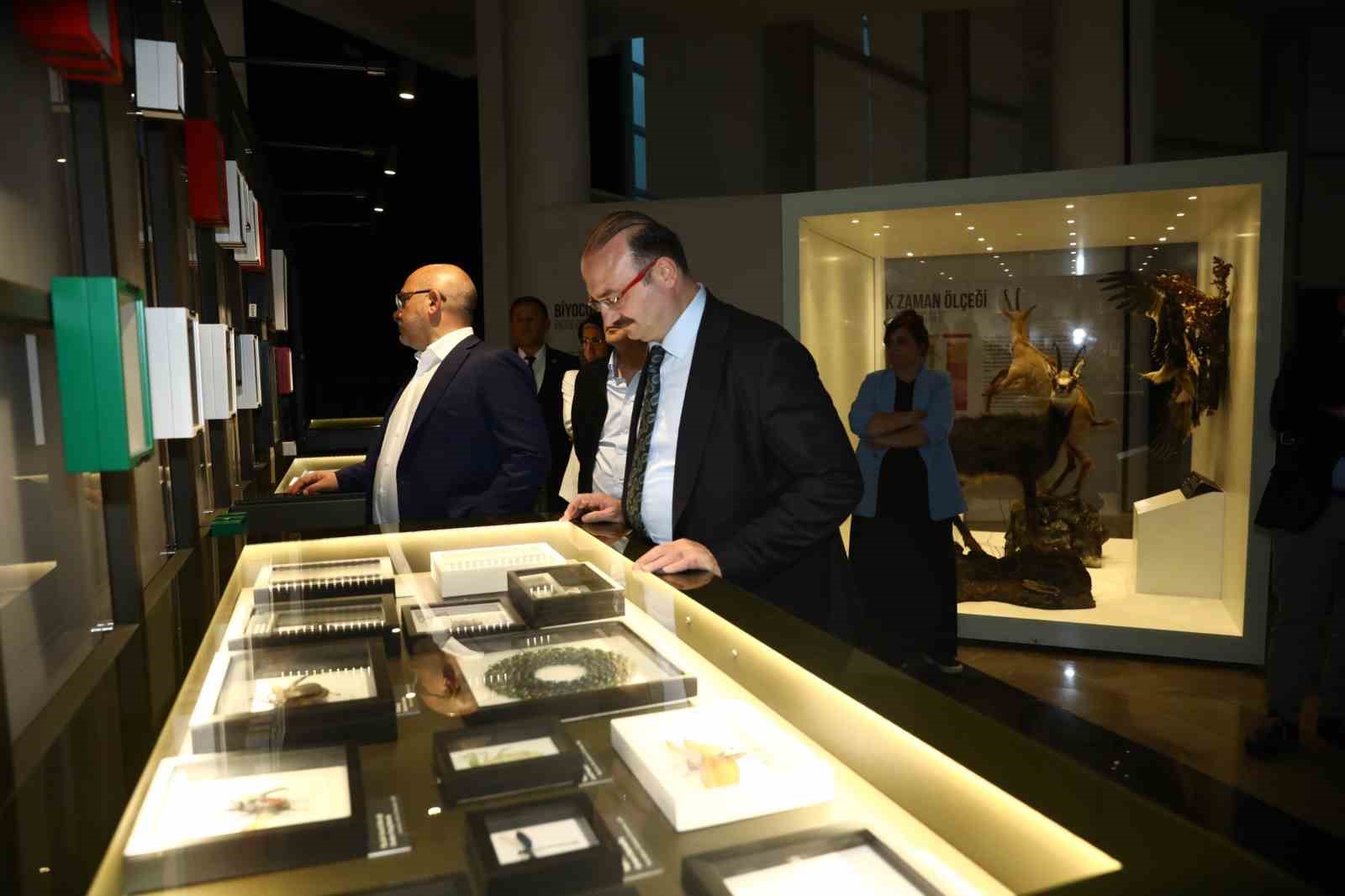 EVYAP Y&ouml;netim Kurulu Başkanı Mehmet Evyap, Rekt&ouml;r Hacım&uuml;ft&uuml;oğlu&rsquo;nun misafiri oldu
